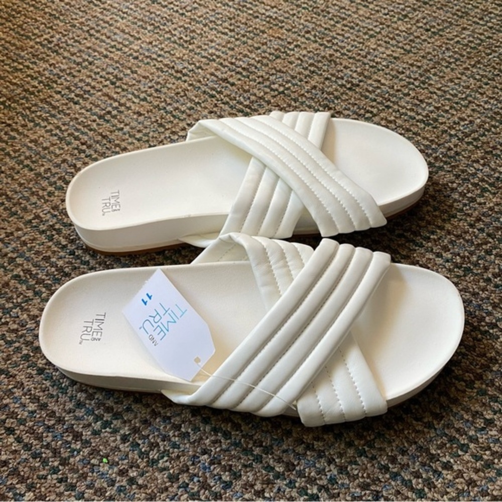 Time And Tru Shoes Women’s White Sandal’s Size 11 New With Tags